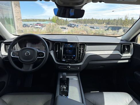 Used 2025 Volvo XC60 B5 Plus AWD/4WD image 10
