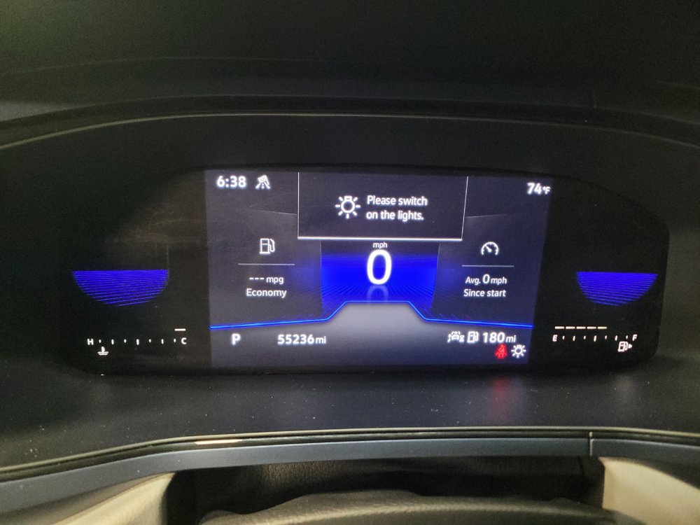 Used 2022 Volkswagen Taos SE w/ Panoramic Sunroof Package AWD/4WD image 23