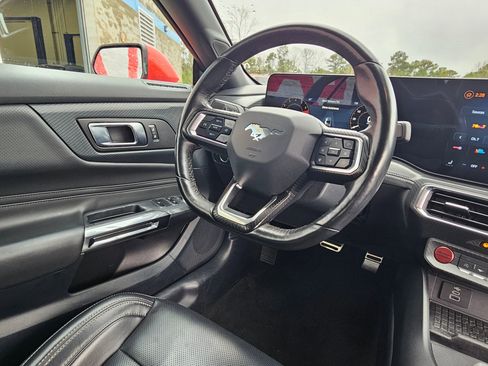 Used 2024 Ford Mustang Premium image 9