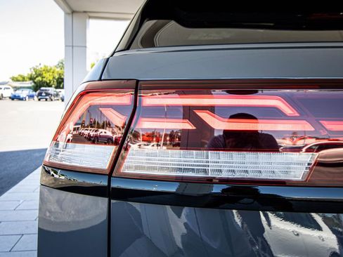 New 2026 Volkswagen Atlas Cross Sport SEL R-Line AWD/4WD image 16