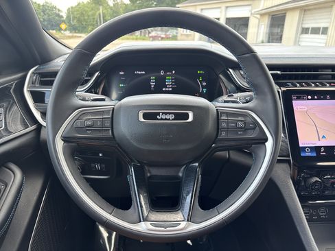 Used 2022 Jeep Grand Cherokee Trailhawk w/ Luxury Tech Group III AWD/4WD image 25