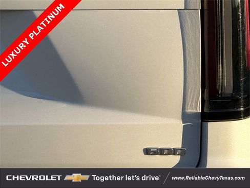 Used 2021 Cadillac Escalade Premium Luxury Platinum image 12