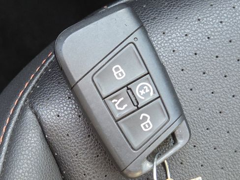 Used 2024 Volkswagen Tiguan Wolfsburg Edition AWD/4WD image 35