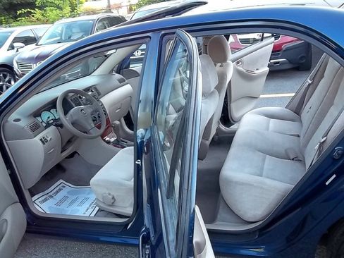 Used 2004 Toyota Corolla LE FWD image 3