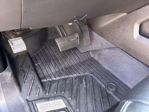 Used 2018 GMC Sierra 1500 SLT w/ SLT Premium Package image 16