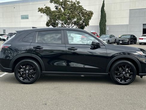 Used 2024 Honda HR-V Sport image 3