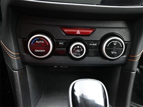 Certified 2022 Subaru Crosstrek 2.5i Limited w/ Moonroof Package 2 image 10