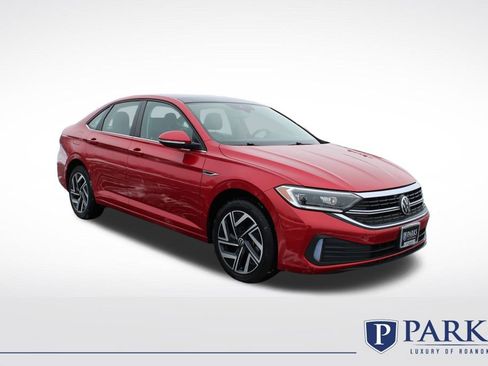 Used 2022 Volkswagen Jetta SEL image 1