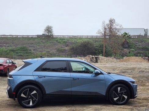 New 2026 Hyundai Ioniq 5 SEL image 8