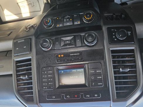 Used 2019 Ford F250 XL w/ STX Appearance Package AWD/4WD image 19