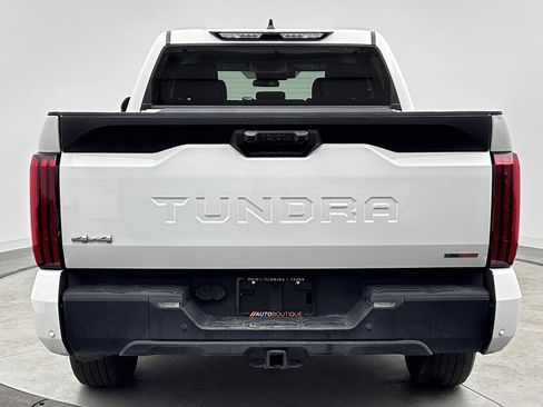 Used 2022 Toyota Tundra SR5 w/ SR5 Convenience Package AWD/4WD image 6