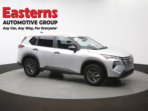 Used 2024 Nissan Rogue S FWD image 47
