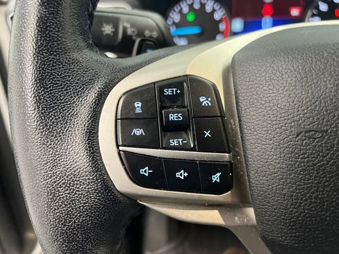 Used 2021 Ford Explorer XLT w/ Equipment Group 202A image 45