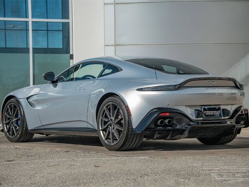 Used 2020 Aston Martin V8 Vantage Coupe image 11