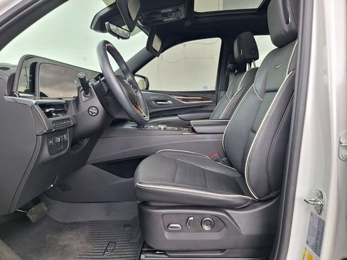 Used 2024 Cadillac Escalade Premium Luxury w/ Performance Package AWD/4WD image 14