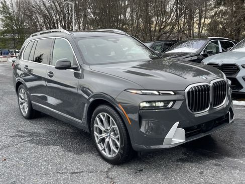 Certified 2023 BMW X7 xDrive40i w/ Executive Package image 3