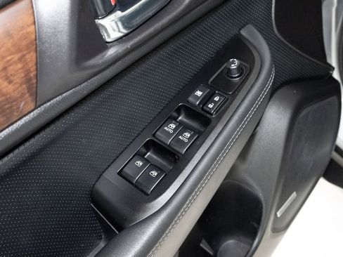 Used 2017 Subaru Outback 2.5i Limited image 10