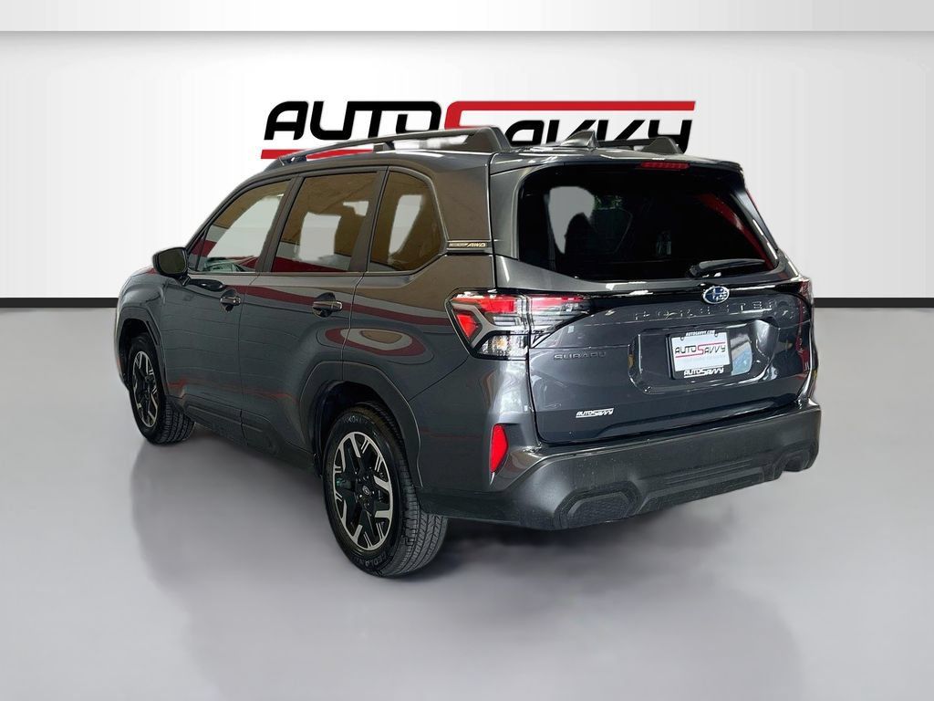 Used 2025 Subaru Forester Premium AWD/4WD image 5