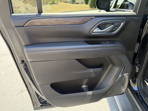 Used 2022 Chevrolet Suburban LT image 23