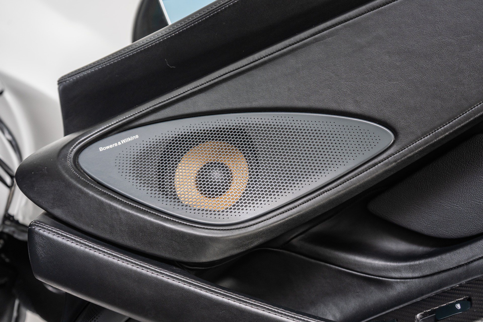 Used 2020 McLaren 570S Spider RWD image 41