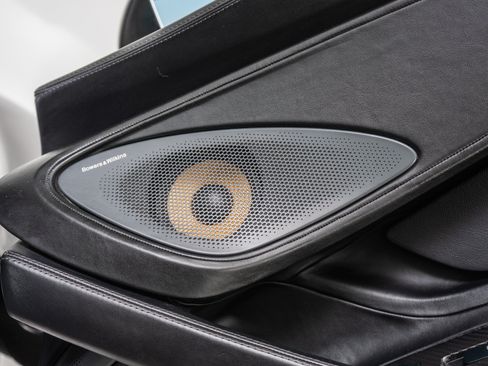 Used 2020 McLaren 570S Spider RWD image 41