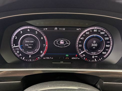 Used 2018 Volkswagen Tiguan SEL Premium image 22