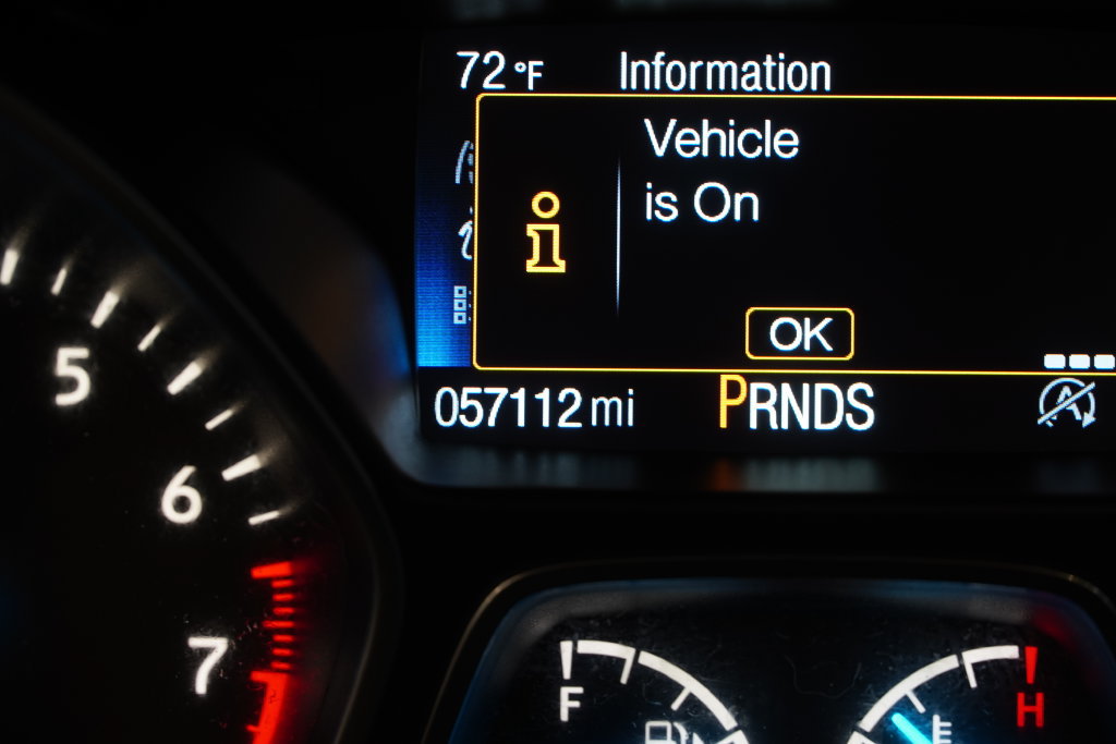 Used 2018 Ford Escape Titanium w/ Ford Safe & Smart Package AWD/4WD image 5