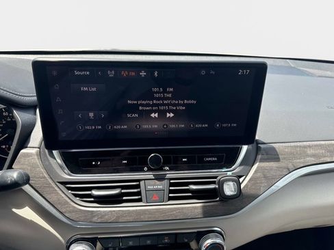 Certified 2024 Nissan Altima 2.5 SV w/ SV Premium Package FWD image 16