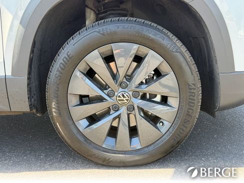 Used 2024 Volkswagen Taos S FWD image 11
