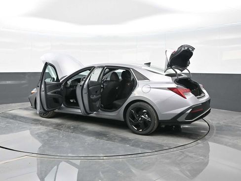 New 2026 Hyundai Elantra SEL Sport Premium image 32