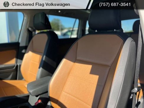 Used 2019 Volkswagen Tiguan SE w/ Panoramic Sunroof Package AWD/4WD image 17