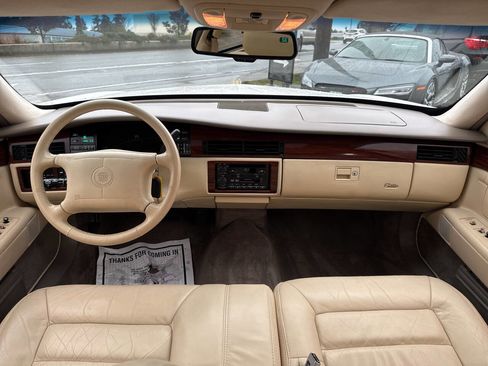 Used 1995 Cadillac De Ville Base 4dr Sedan image 24