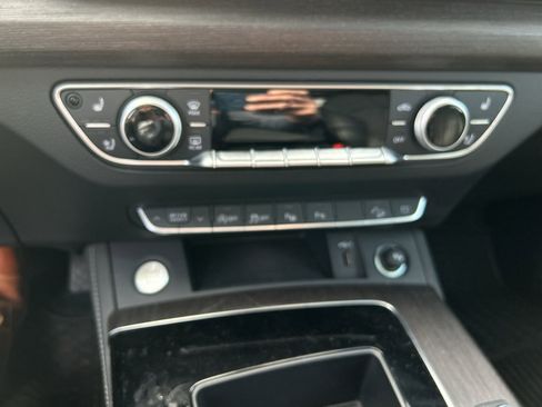 Used 2025 Audi Q5 Prestige w/ Prestige Package image 11