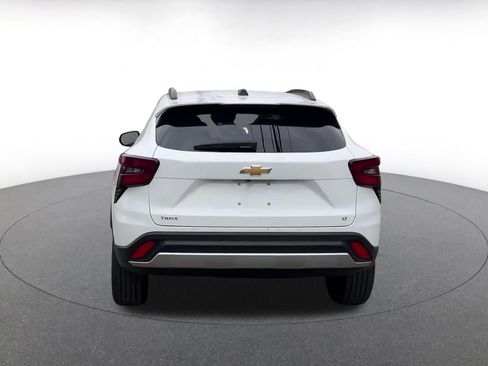Used 2025 Chevrolet Trax LT image 12