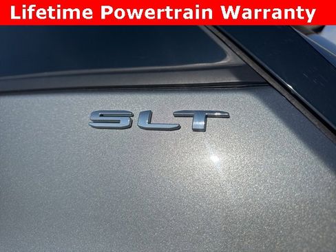 Used 2023 GMC Terrain SLT image 7