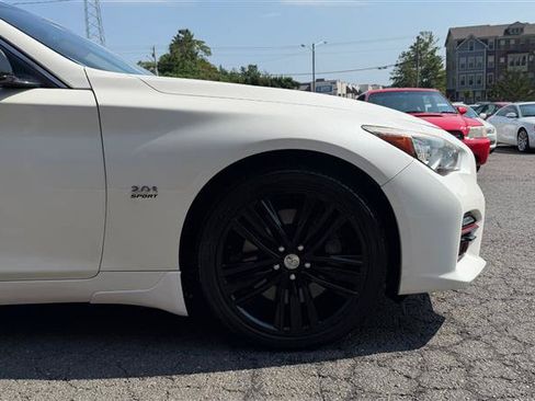Used 2017 INFINITI Q50 Sport w/ Driver Assistance Package AWD/4WD image 4