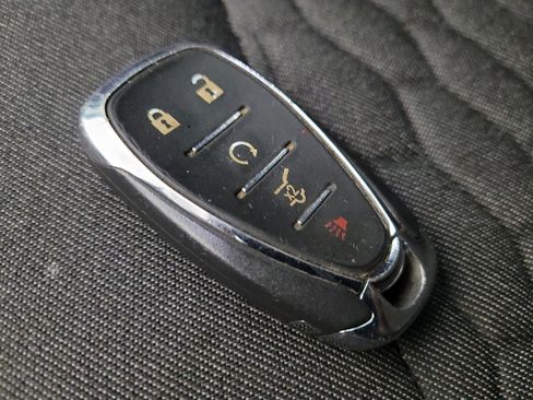 Used 2021 Chevrolet Equinox LT image 32