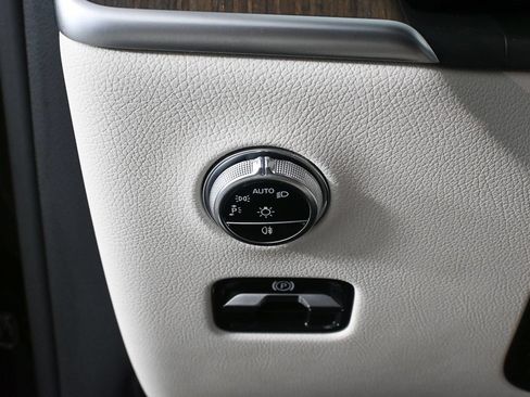 Certified 2024 Mercedes-Benz GLC 300 4MATIC image 9