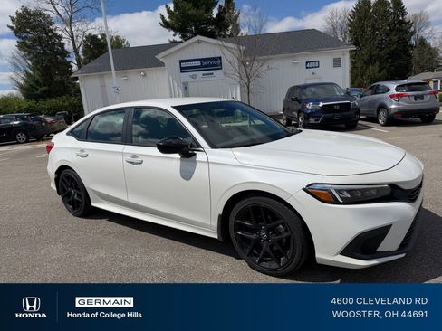 Used 2024 Honda Civic Sport image 3