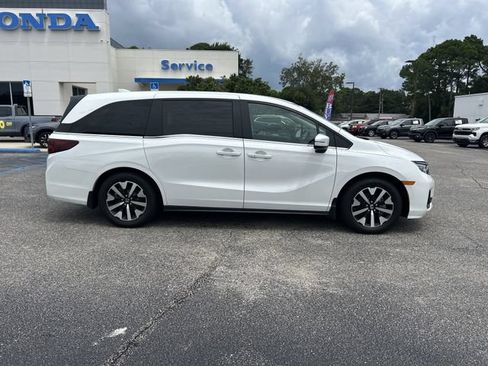 Certified 2026 Honda Odyssey EX-L image 3