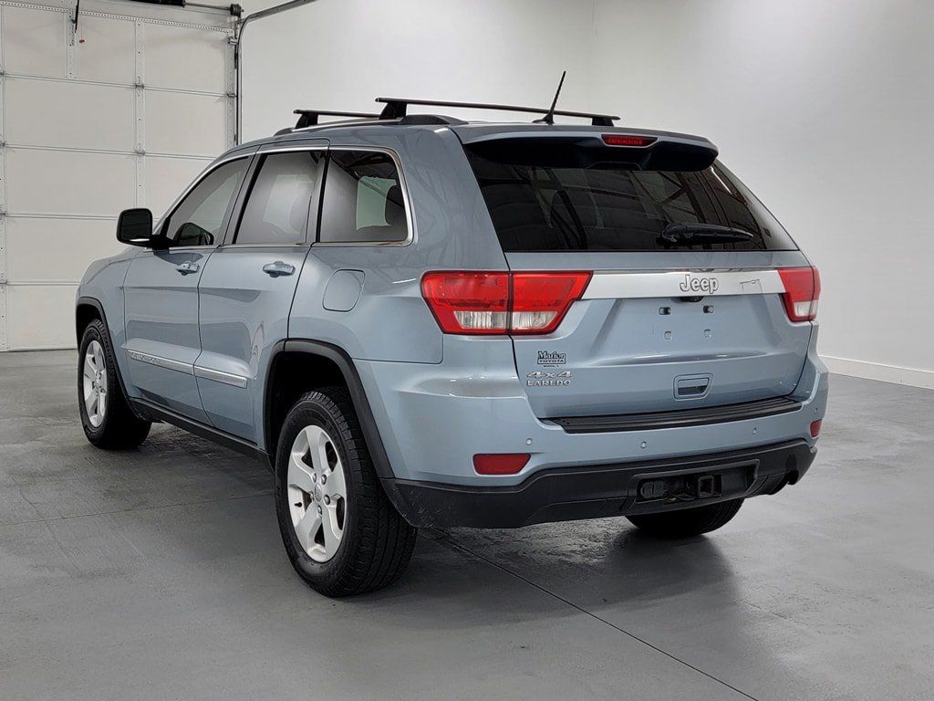 Used 2013 Jeep Grand Cherokee Laredo AWD/4WD image 6