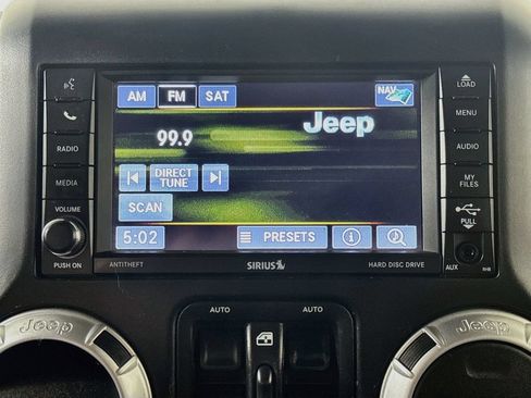 Used 2013 Jeep Wrangler Unlimited Sahara w/ Connectivity Group AWD/4WD image 13