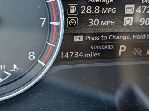 Used 2025 Nissan Rogue SV image 6