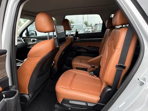 Used 2022 Kia Sorento SX Prestige w/ Rust Color Package AWD/4WD image 11