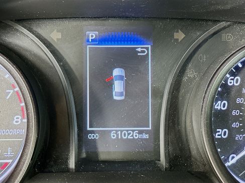 Used 2022 Toyota Camry SE image 19