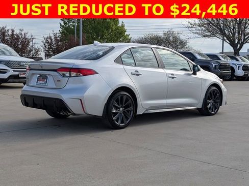 Used 2025 Toyota Corolla SE FWD image 5