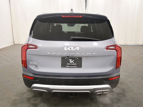 Certified 2022 Kia Telluride EX w/ EX Premium Package image 6
