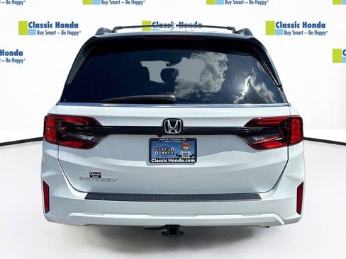 Certified 2026 Honda Odyssey EX-L image 7