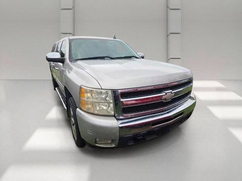 Used 2009 Chevrolet Silverado 1500 LT w/ Regional Value Package RWD image 2