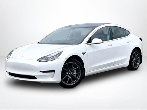 Used 2019 Tesla Model 3 Standard Range Plus RWD image 2